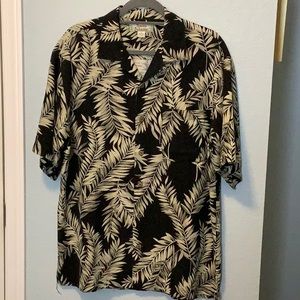 ⛵️ Tommy Bahama Short Sleeve 100% Silk Shirt